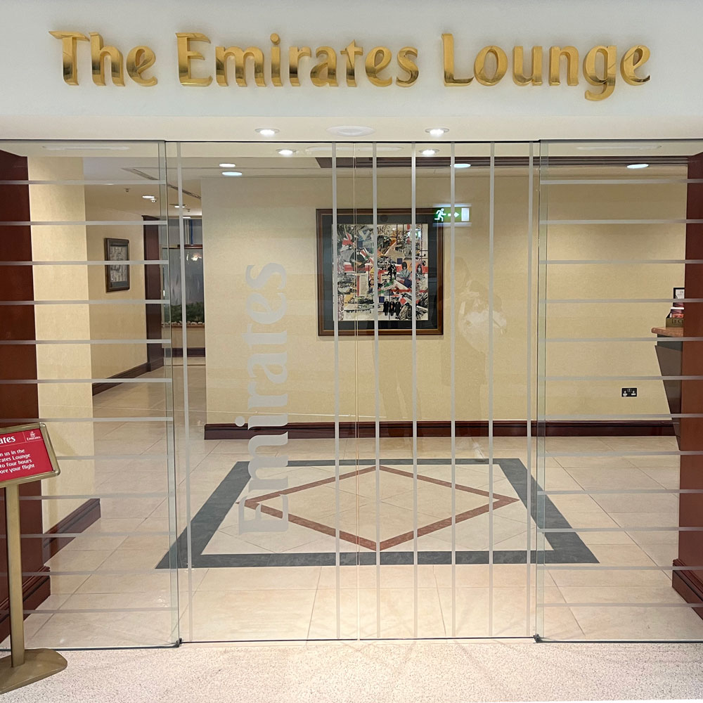 Review of the Emirates Lounge in Manchester Airport